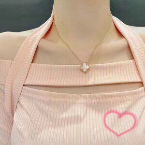 Authentic Van Cleef & Arpels 18k fashionable necklace